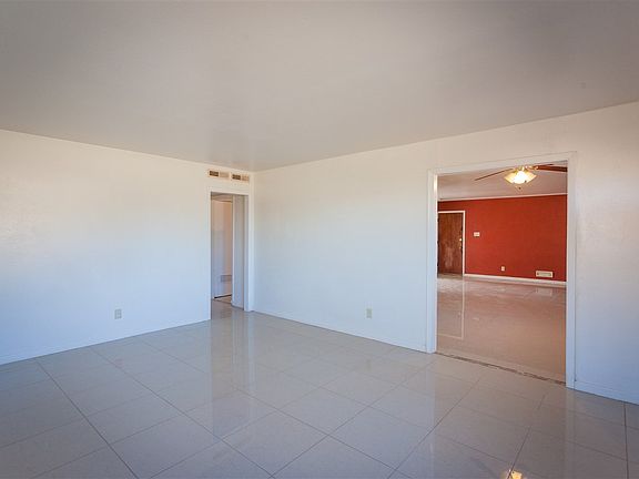 3rd image of 1505 S Washington Ave
