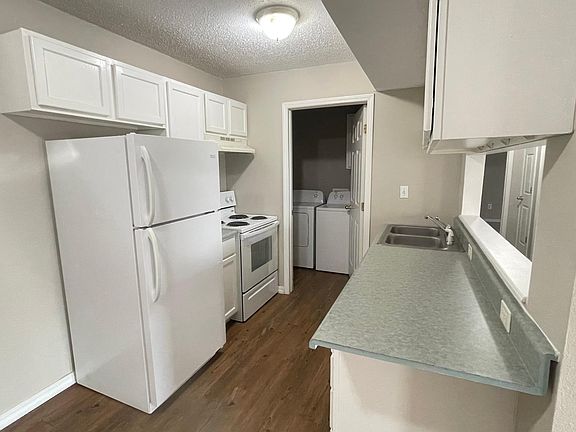 Note: Refrigerator and Washer/Dryer are not provided, but are available for rent or purchase.