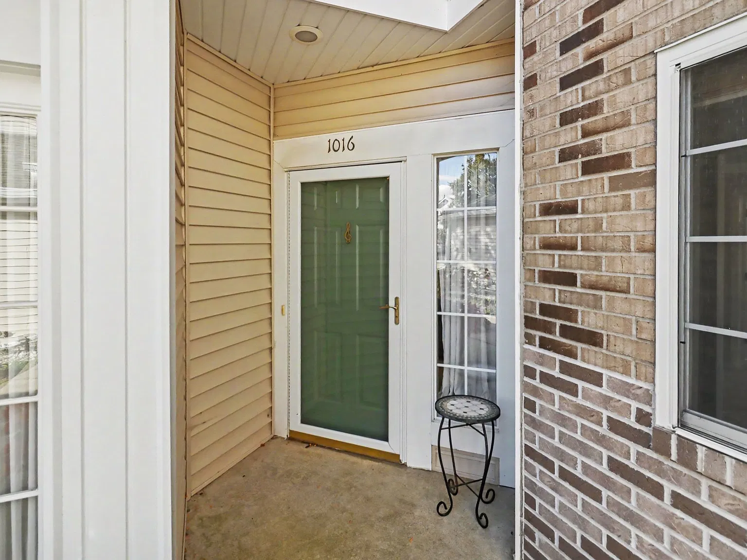 2 bed, 1091 sqft, $2,400 — Photo 3
