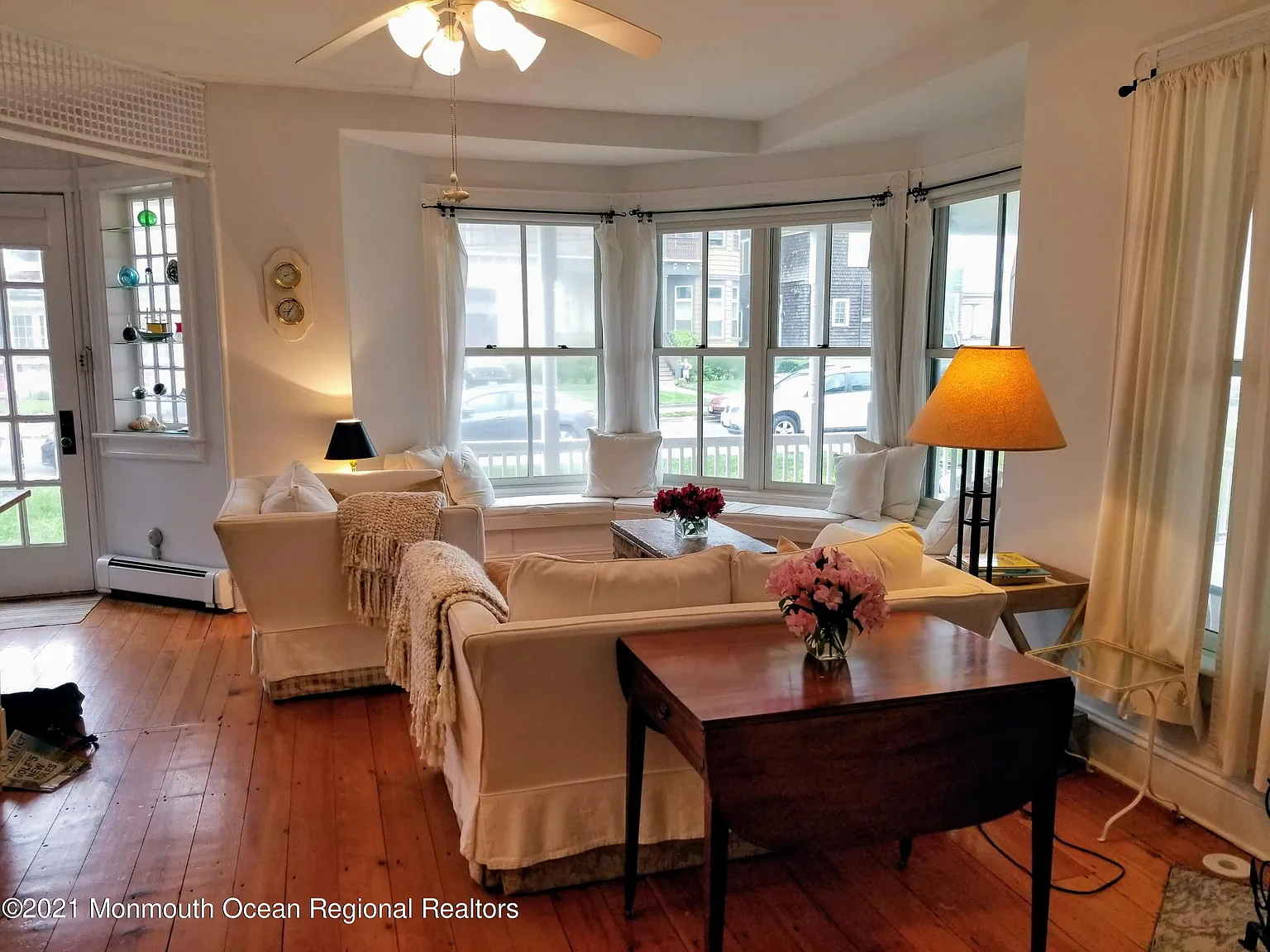 3 bed, 2.5 bath, 2058 sqft, $4,000 — Photo 4