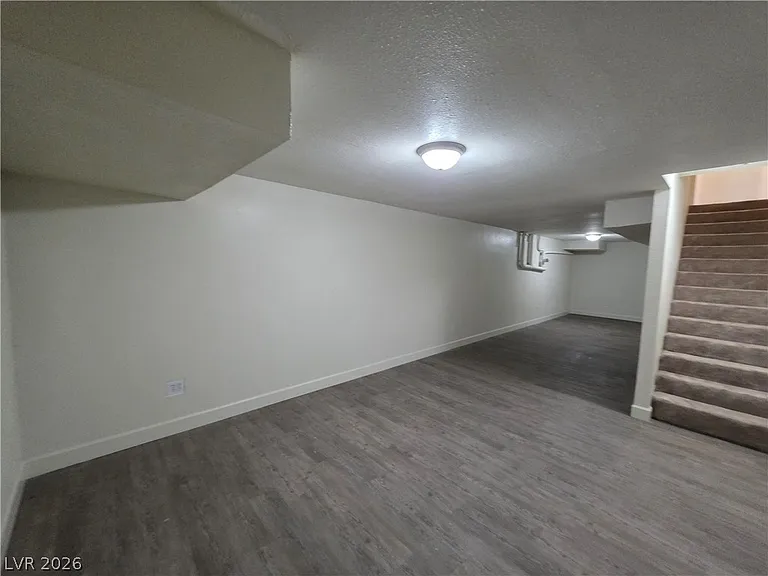 1590 Mustang Dr — Photo 96
