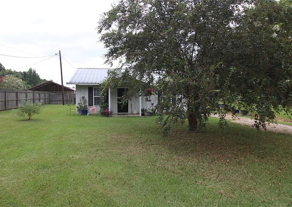 1st image of 110 Robins Ln