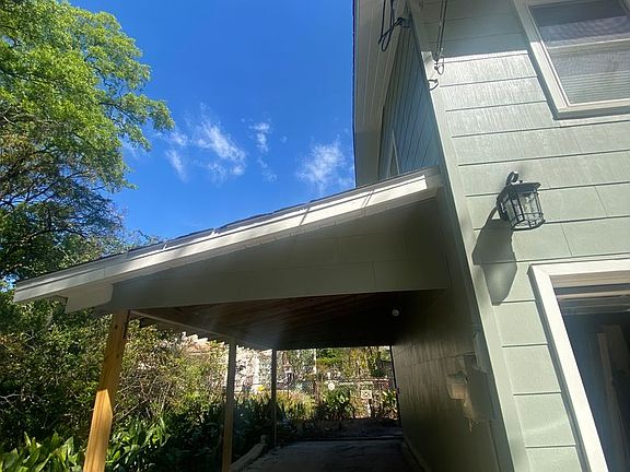 3rd image of 434 McDaniel St #2