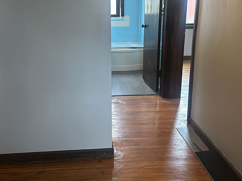 1st image of 1274 Applewood Ave