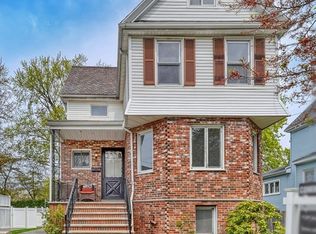 15 Everett St, Melrose, MA 02176