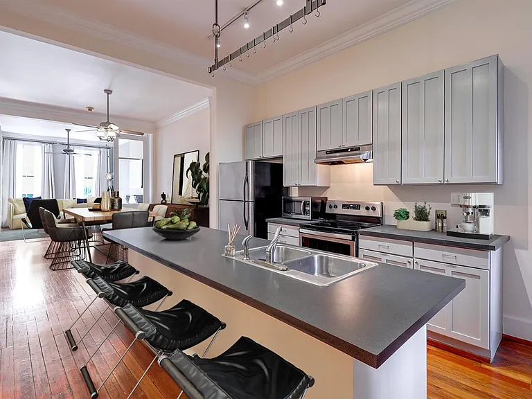 1427 Main St — Photo 15