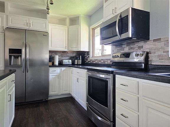 3rd image of 510 Skyview Avenue