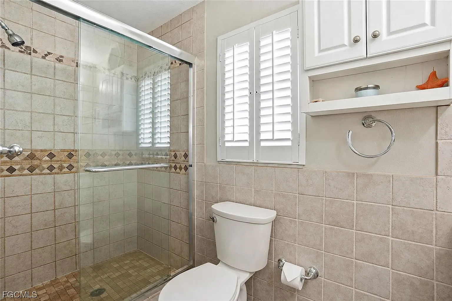3 bed, 2.0 bath, 1300 sqft, $1,183 — Photo 2
