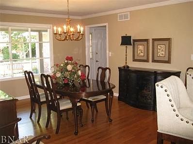 3rd image of 209 S Williamsburg Dr