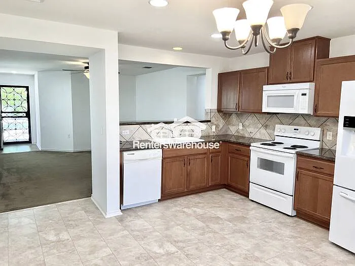 9000 Stambourne St — Photo 6