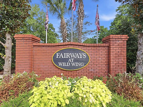 2nd image of 1025 Fairway Ln. #1025
