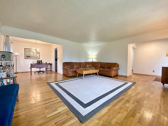 2nd image of 608 S 22nd Ave
