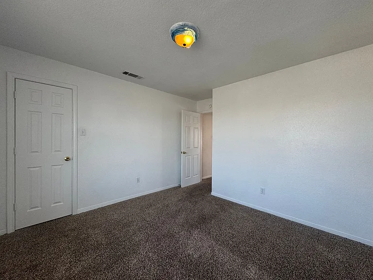 1306 Monroe Lp — Photo 13