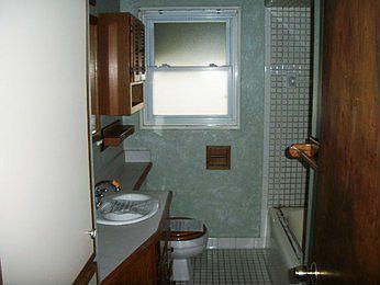 2nd image of 27113 Larchmont St