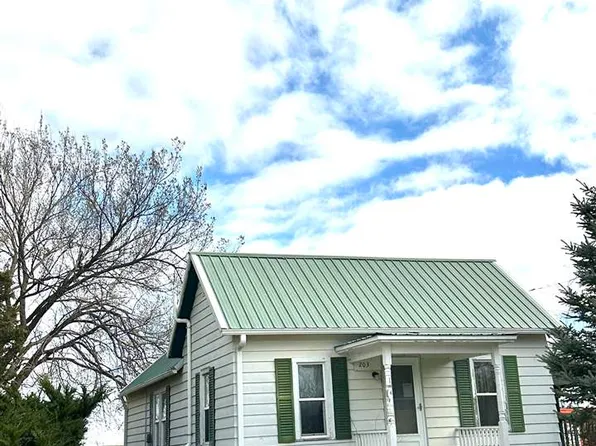 203 Division St, Kinross, IA 52335