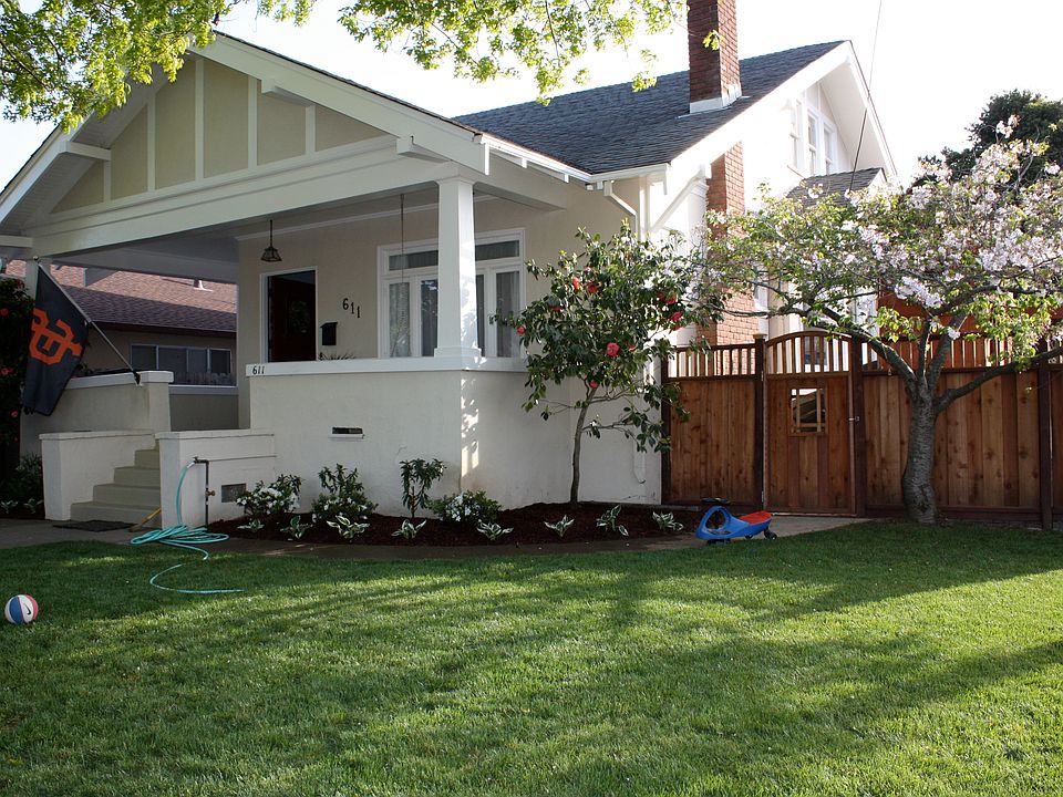1st image of 611 N Claremont St
