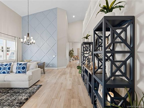 4th image of 2973 SW Porpoise Cir