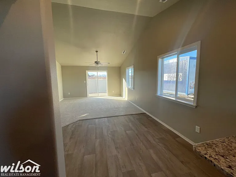 1912 S 62nd Ave — Photo 3