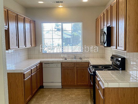 3rd image of 2645 Mira Ct