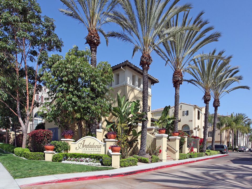 Welcome to Andalucia, Centrally Located and Steps to Sky Deck / One Paseo