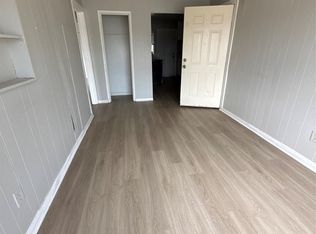126 W 6th St #3, Freeport, TX 77541