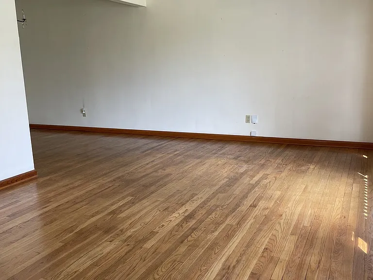 Large living room, with hardwood floors