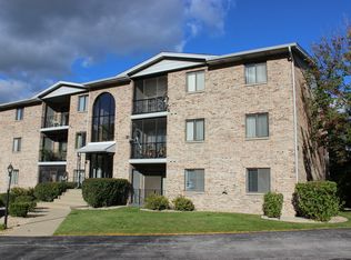 13240 W Circle Drive Pkwy, Midlothian, IL 60445