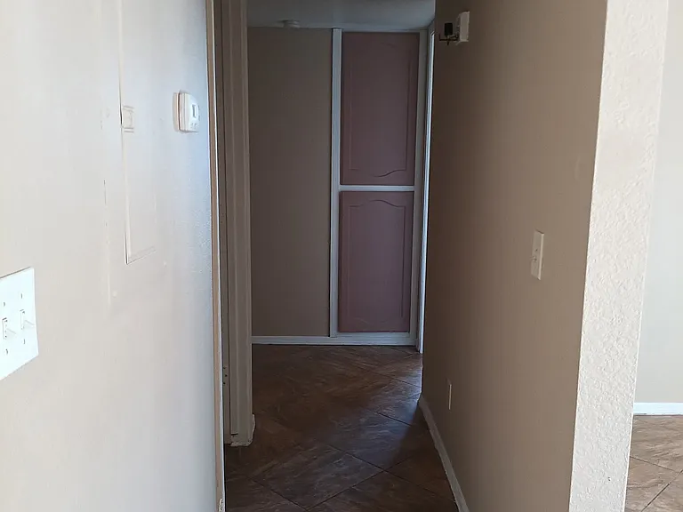 1646 W Shangri La Rd #4 — Photo 4