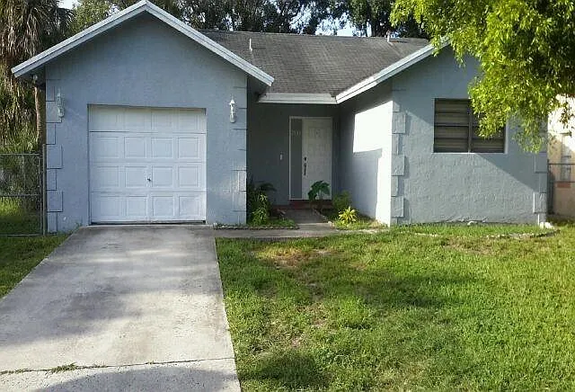 2810 NW 8th Ct — Photo 1