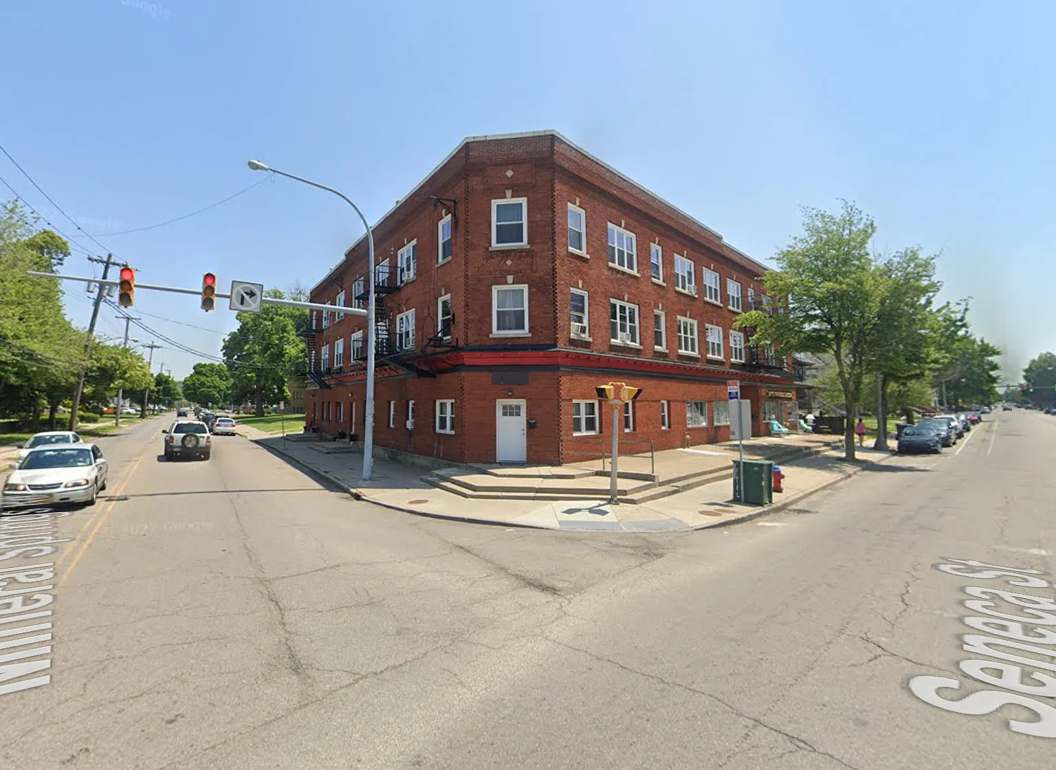 2 bed, $1,222 — Photo 1
