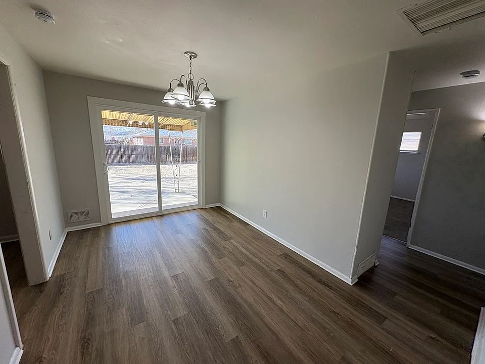 1st image of 3145 E Carmel Dr