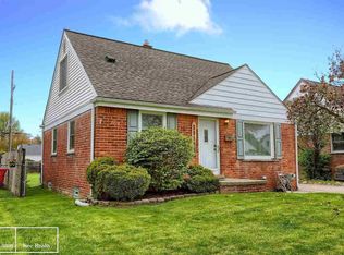 25855 Waldorf St, Roseville, MI