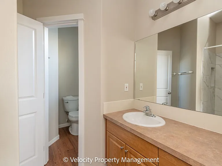 1530 NW Hickory Pl — Photo 9