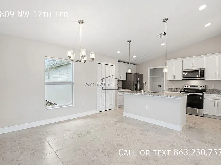 1809 NW 17th Ter — Photo 9
