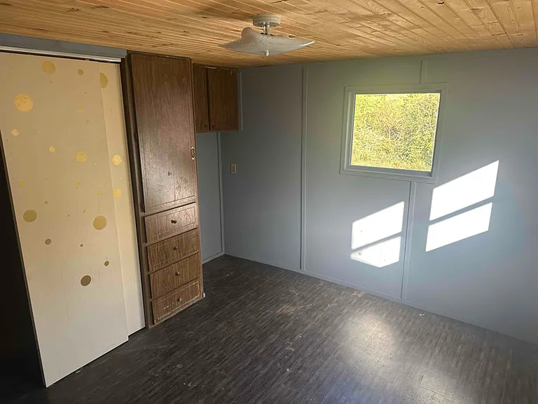 90 Dorothy Ln — Photo 8