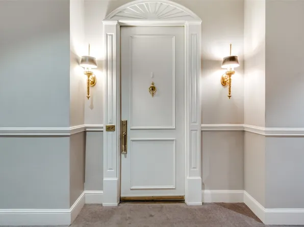 3535 Gillespie St APT 201, Dallas, TX 75219