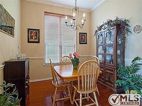 3rd image of 6614 Glade Dr
