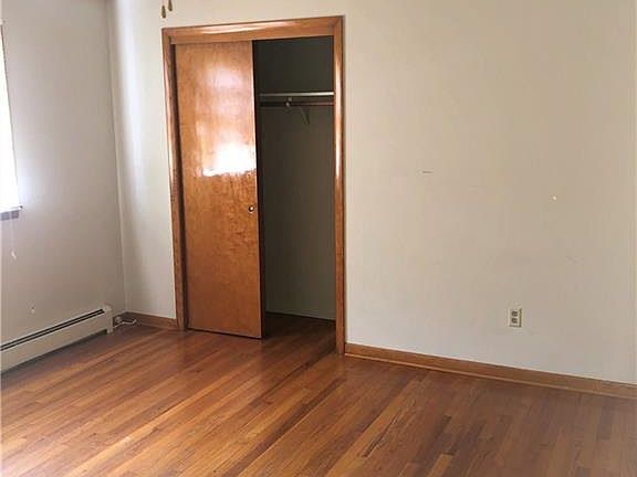 5th image of 302 Goldenrod Ave