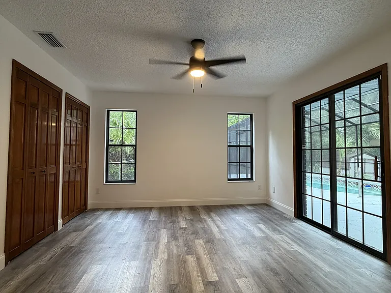 1095 E Graves Ave — Photo 23