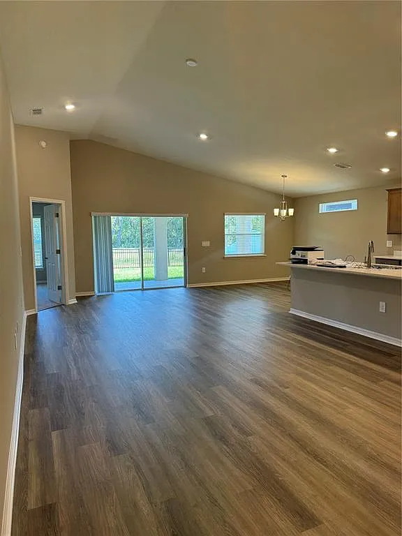 3 bed, 2.0 bath, 2005 sqft, $2,895 — Photo 4