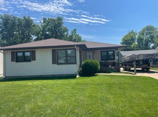 919 E 30th Dr, Kearney, NE 68847
