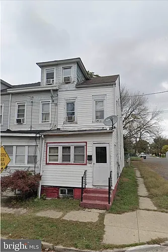 1144 William St Photo 1