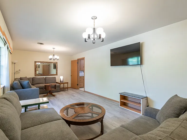 2609 Madison Ave — Photo 3