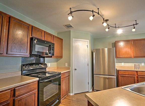2nd image of 303 Almquist St