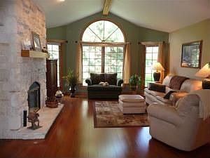 Newer Condominium in the Village of Waterford