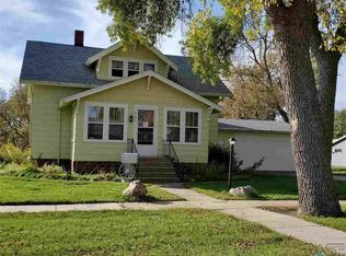 331 4th Ave, Canistota, SD 57012