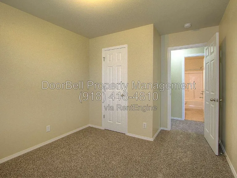 5807 N 34th St — Photo 12