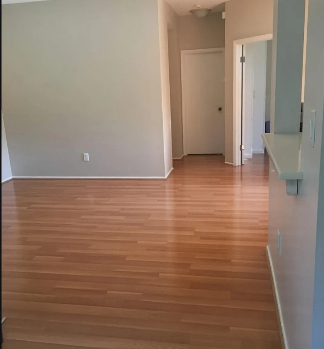 2 bed, 1000 sqft, $2,400 — Photo 4