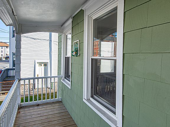 4th image of 260 Phillips Ave