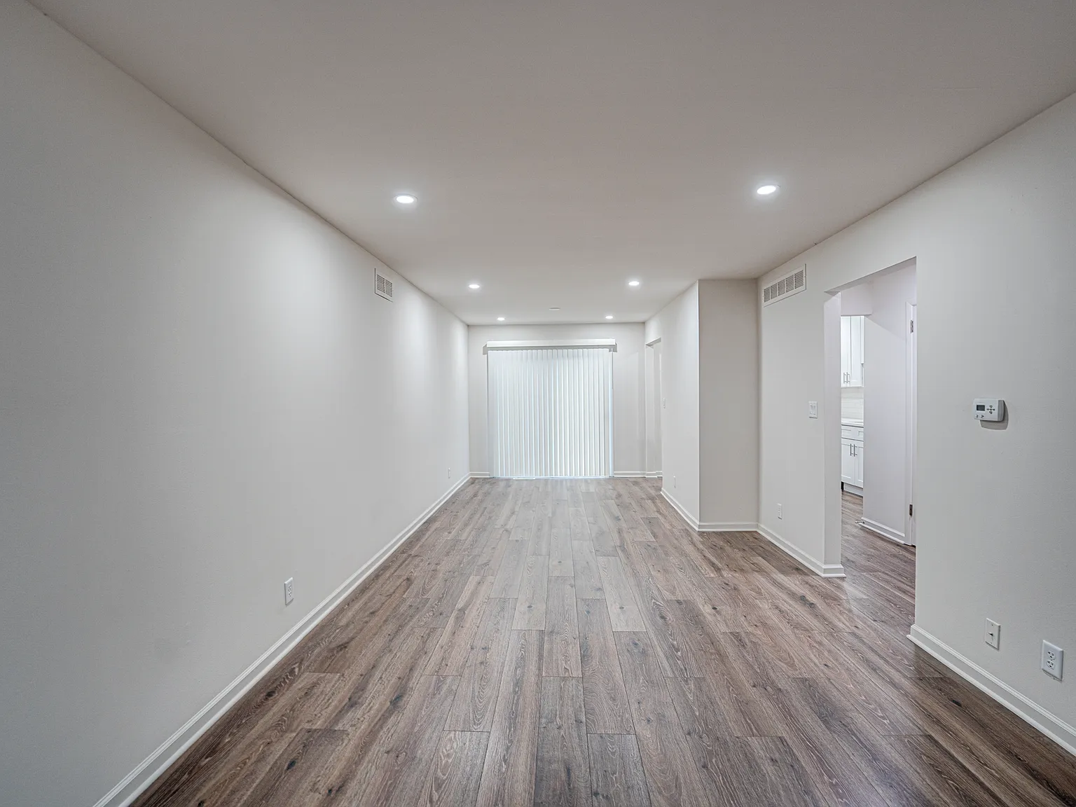 3 bed, 1.5 bath, 1320 sqft, $1,500 — Photo 3